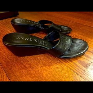 Anne Klein Wedge, Black leather, size 7, barely warn